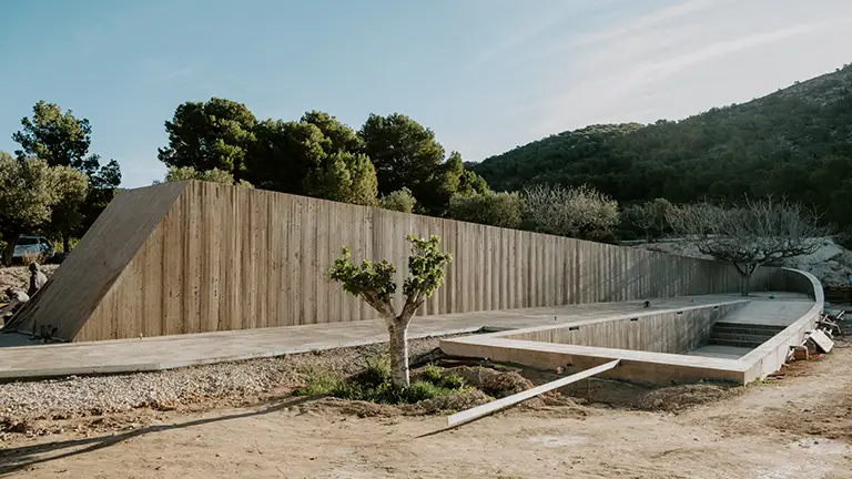 Piscina de hormigón visto